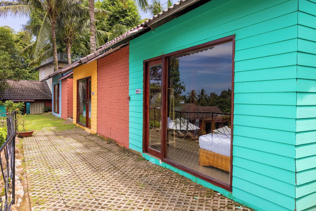 Deluxe Bungalow, Multiple Beds, Pool View