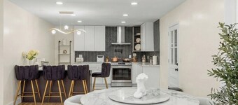 Luxury 3-BR house w/ Custom Media Center in vibrant Nashville, 16 mns to Dwntwn