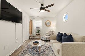 TV - NEW! Anchor's Hideaway (Carolina Beach)