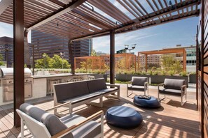 Terrace/patio - Private Apt Near Charles River (Cambridge, MA)