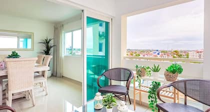 Elegant Sea View 3BD Apt, King Bed, Full AC, Pool.
