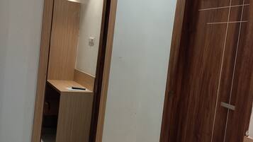 Deluxe Room | Living area
