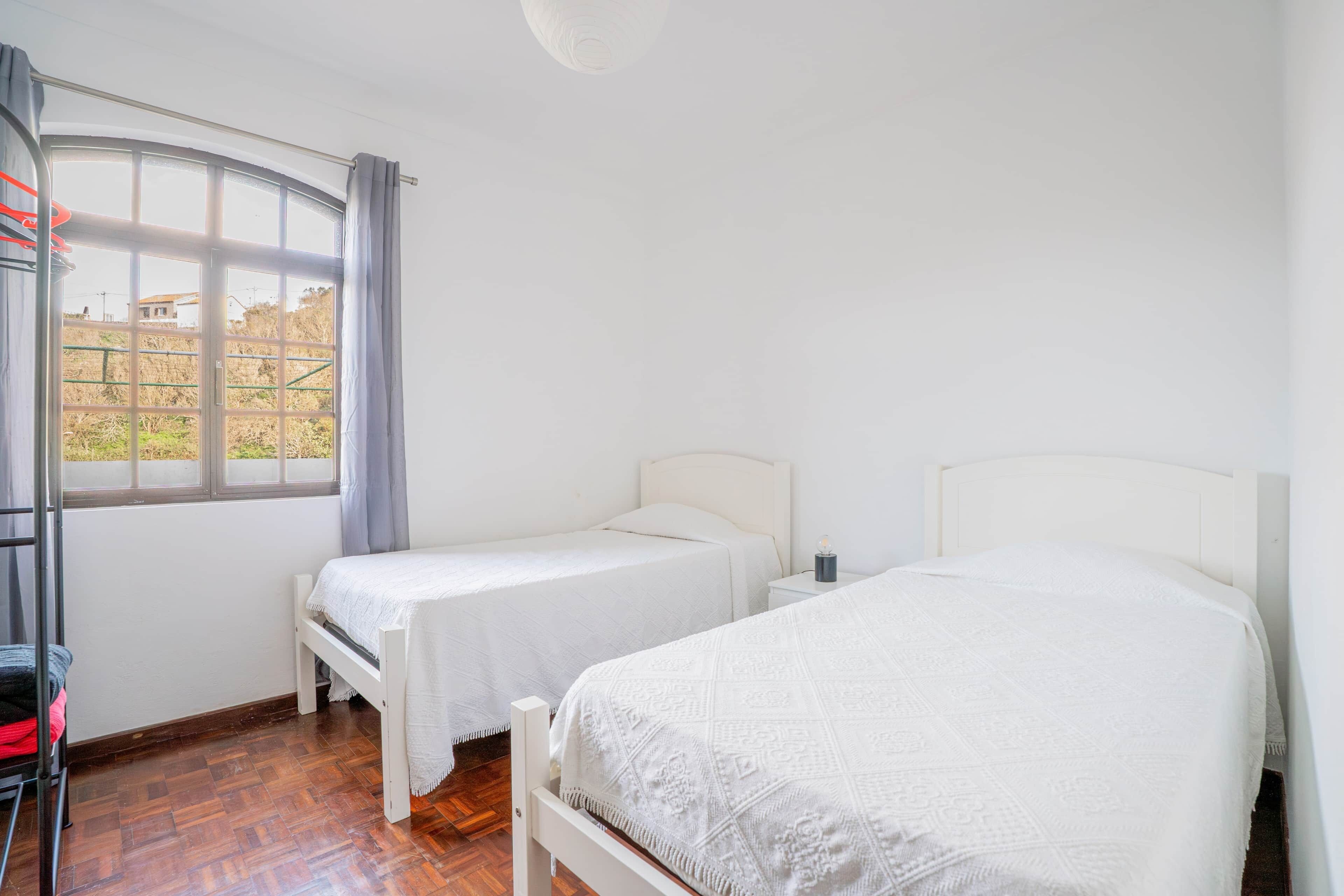 3 bedrooms, WiFi, bed sheets