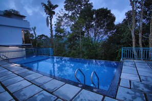 Utomhuspool