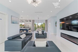 Interior - Luxury Villa. Massive Pool & Jacuzzi. Boat Dock. Outdoor Kitchen & Elevator (Marathon)