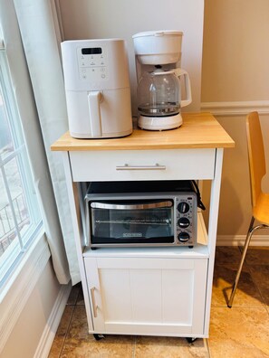 Interior - Fully furnished room & bath near DC metro, major hospitals & shops (Silver Spring)