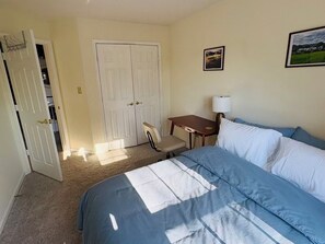 Room - Fully furnished room & bath near DC metro, major hospitals & shops (Silver Spring)