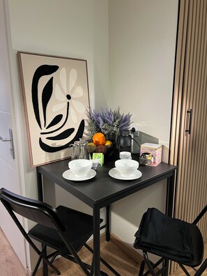 Dining - Vrbo Property (Éguilles)