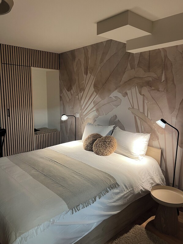 Room - Vrbo Property (Éguilles)