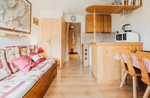 Interior - Cozy studio with balcony and Mont Blanc view (Saint-Gervais-les-Bains)