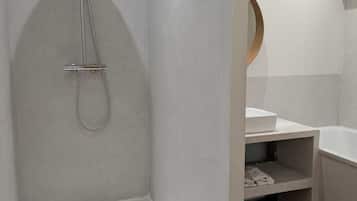 Shower, towels
