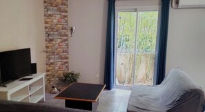 TV - House with Garden and Parking - Close to Beaches (Toulon)