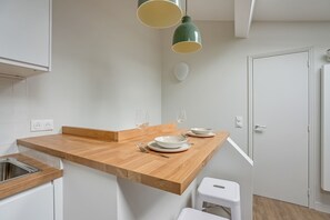 Fridge, microwave, dishwasher, coffee/tea maker - Bright Studio at Nation, Paris 12th (Paris)