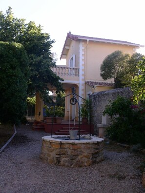 Property grounds - Garden house, 5 mins from Sanary Port (Sanary-sur-Mer)