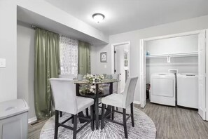 Dining - Corporate, Medical & Insurance Housing Near 95 (Colonial Heights)