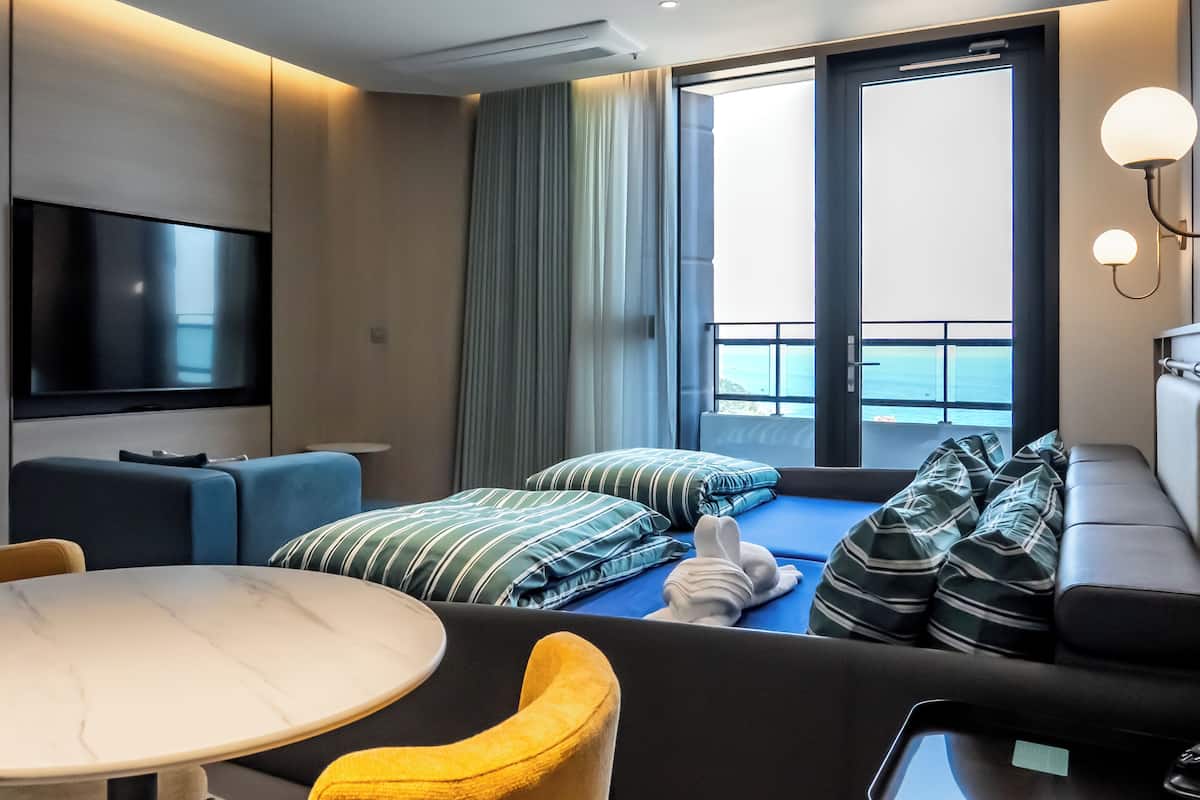 Small Suite Family (Ocean)