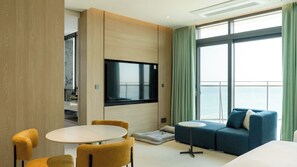 Monolocale Luxury, balcone, vista oceano | Area soggiorno