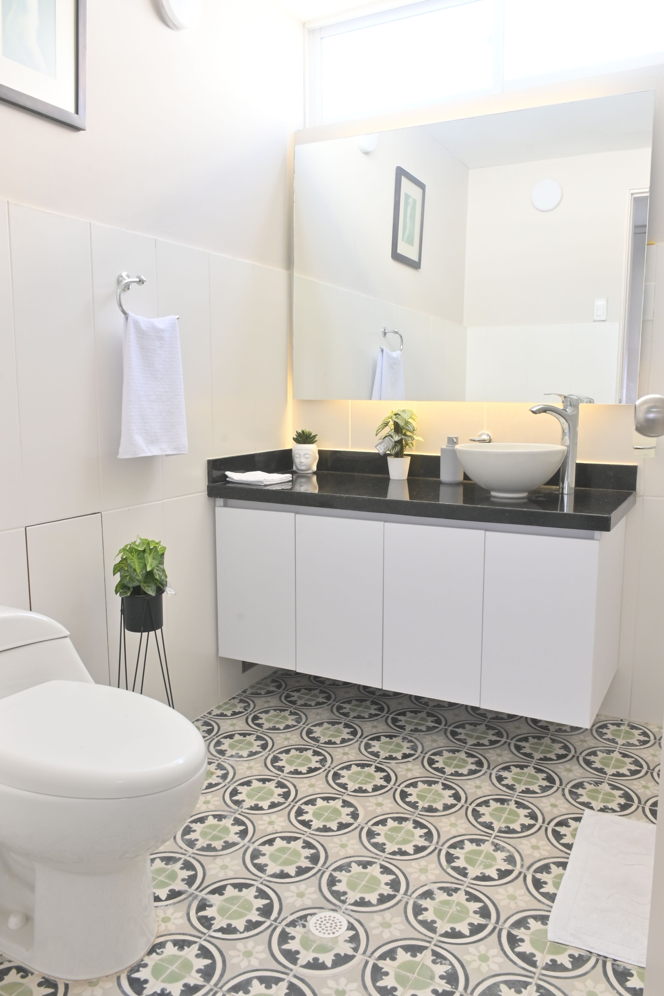 Dusche, Handtücher, Toilettenpapier