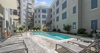 Luxury 1-bedroom Condo in Prime Downtown Raleigh