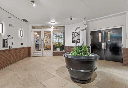 Luxury 1-bedroom Condo in Prime Downtown Raleigh