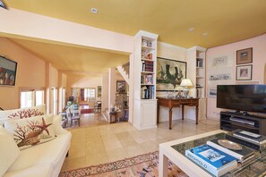 Living area - Mediterranean Finca style with pool and amazing sea views very close to town (Can Furnet)