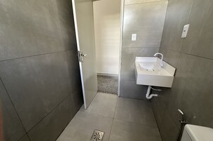 Shower, towels, soap, shampoo