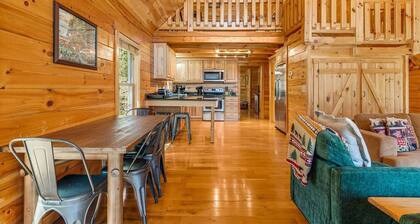 NEW CABIN! Pet Friendly-Private Lake & Beach-Grill-Creek