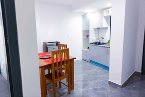 Appartamento Deluxe, patio | Ristoranti