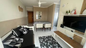 Apartemen Comfort, pemandangan laut terbatas | Area keluarga