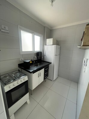 Private kitchen - Apart Hotel - Condomínio - Costa Dourada (Praia Grande)