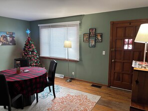 Dining - 3-bedroom updated house in charming Ashtabula minutes from Lake Erie. (Ashtabula)
