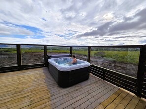 Cabin, 2 Bedrooms, Patio | Outdoor spa tub