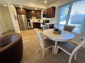 Dining - Mountain View Escape2/Redrock Views/Sports Village/Near Zion NP/ (St. George)