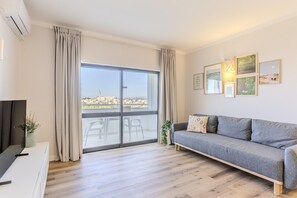 TV - #319 Cozy 1 Bedroom Apartment | Pool & Relaxation (Albufeira)