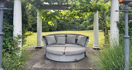 The Pool House.
Set in idyllic country gardens with swimming pool.
