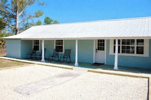 Exterior - Cozy Steinhatchee Getaway, Beachy + River Close (Steinhatchee)