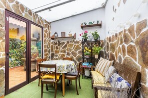 Outdoor dining - Home2Book Local Stay BBQ & WiFi Tenerife North (La Matanza de Acentejo)