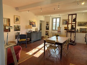 Dining - Vrbo Property (mouans sartoux)