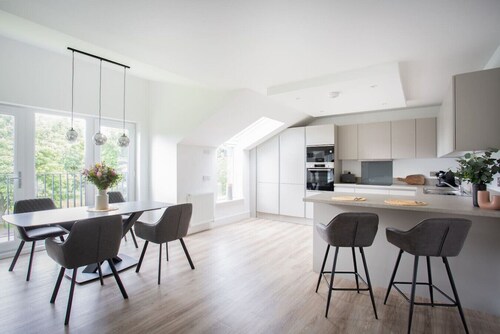 Stunning 2 bed Penthouse Apartment at Loch Lomond