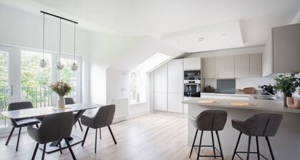 Stunning 2 bed Penthouse Apartment at Loch Lomond
