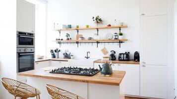 Microwave, oven, dishwasher, toaster
