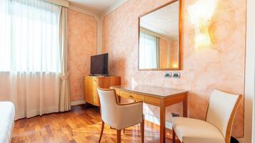 Superior Double Room, Park View | Interior