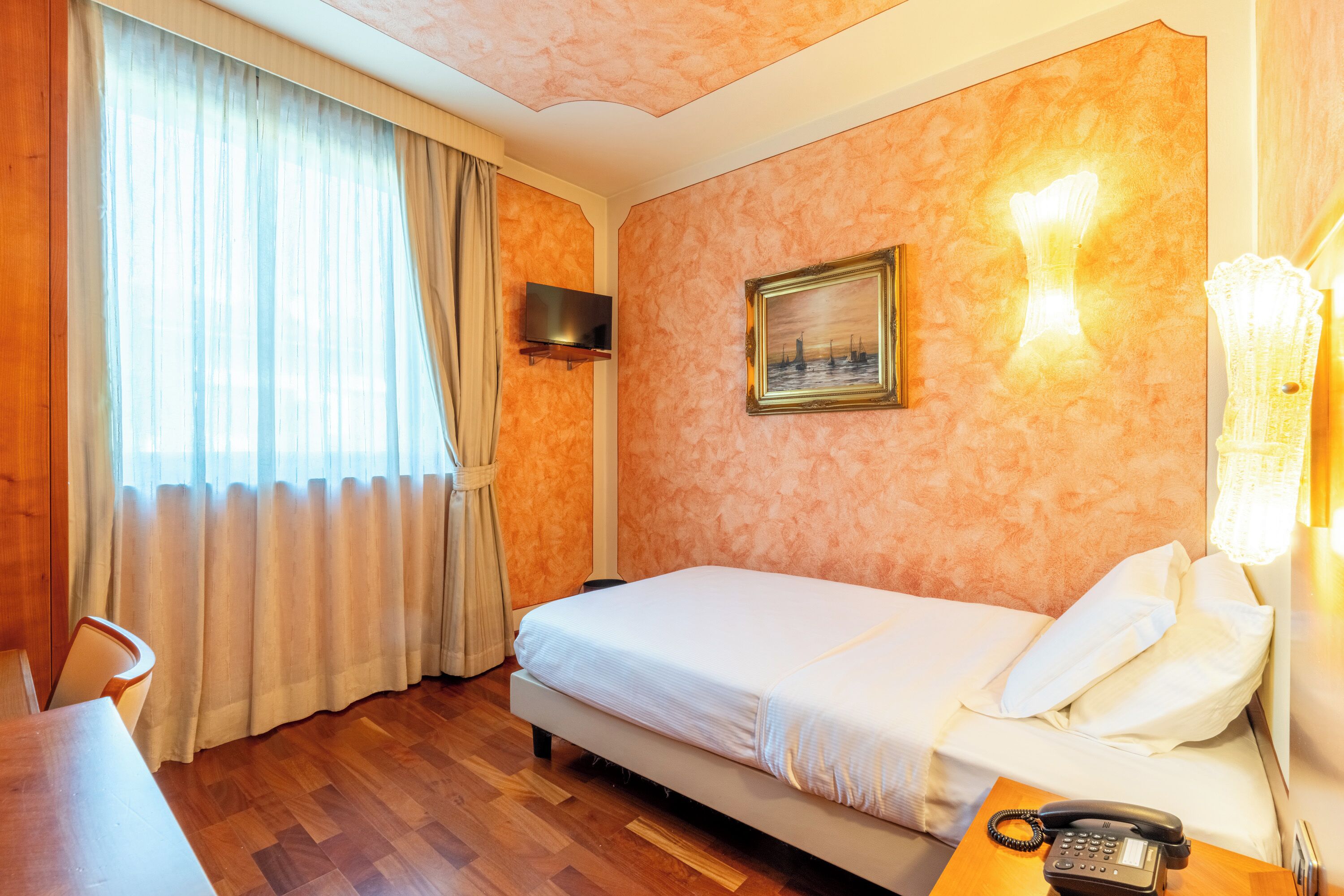 Comfort Double Room Single Use, 1 Large Twin Bed