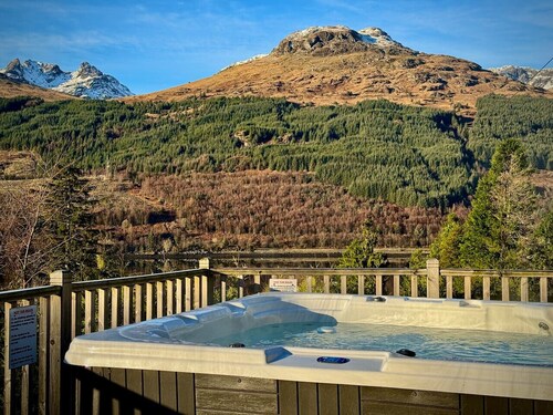 Loch View, Hot Tub, Near Loch Lomond, Pet-friendly