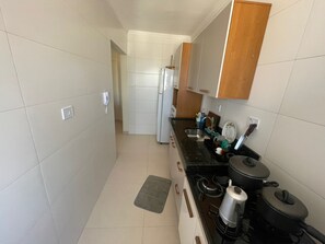 Private kitchen - Apart Hotel - Condomínio - Norma Ignes (Praia Grande)