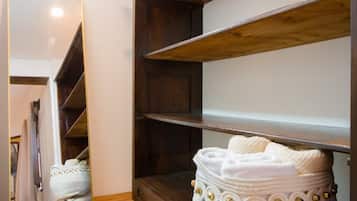 Standard Apartment, 2 Bedrooms, Mountain View | Interior