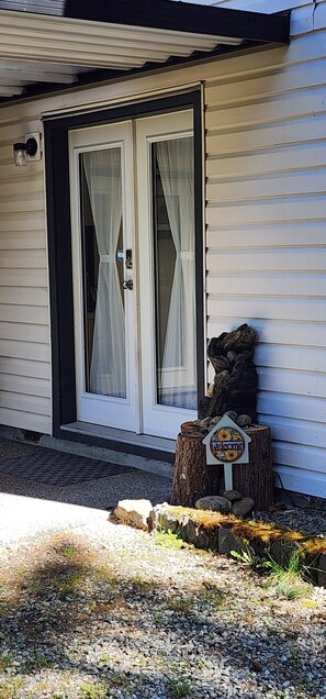 Exterior detail - Garden level basement suite close to Shawnigan Lake B.C. (Cobble Hill)
