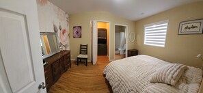 Room - Garden level basement suite close to Shawnigan Lake B.C. (Cobble Hill)