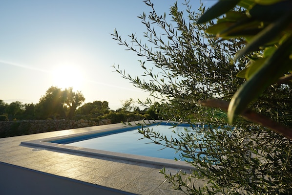 Outdoor pool - Vacation home by the sea on the island of Pag (Jakišnica)