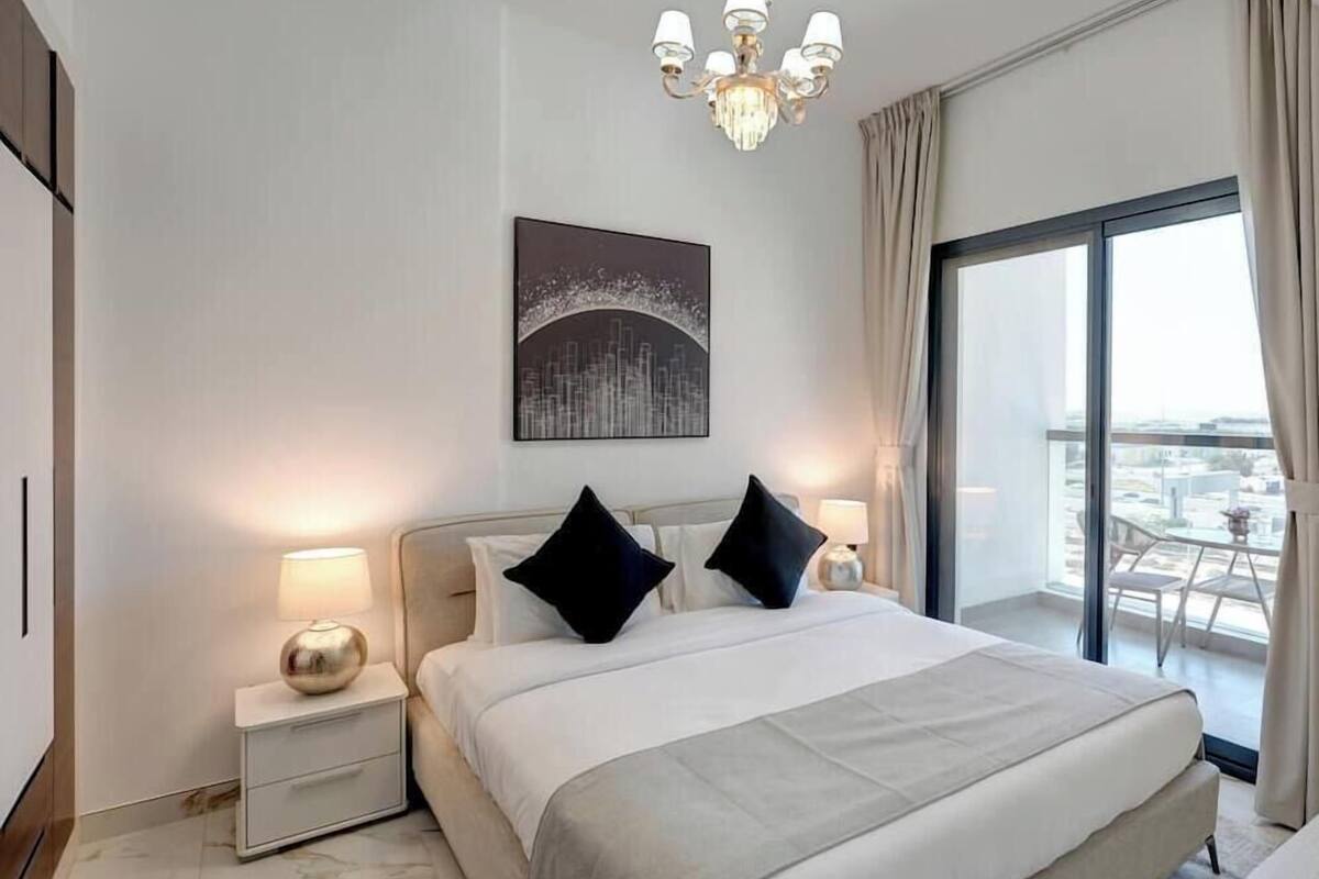 Luxury Apartment, Balcony, City View